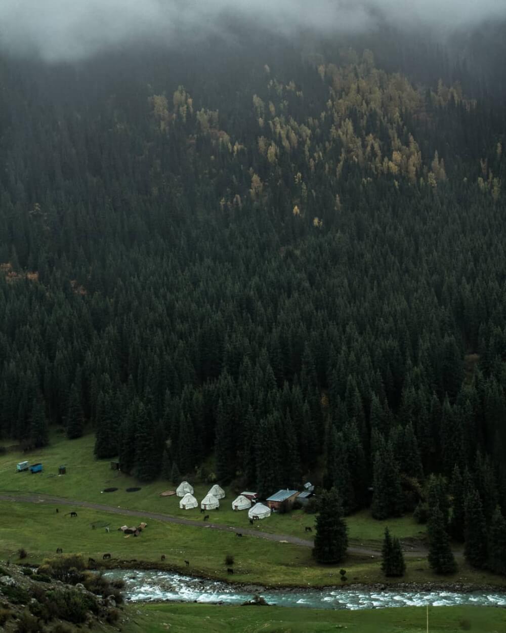 Yurt camping in Kyrgyzstan, Jeti oguz