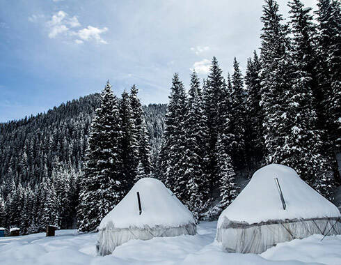 Travel to Kyrgyzstan. Winter and Yurt.