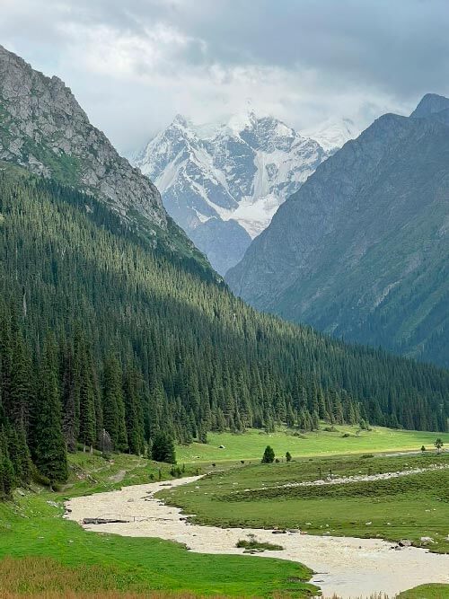 Horseback riding to Elcin Peak